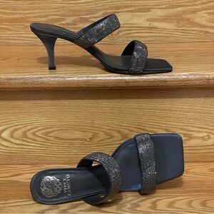 NWOB Vince Camuto Woman’s Aslee Square Toe Dress Heeled Dark Gray Sandals Size 9